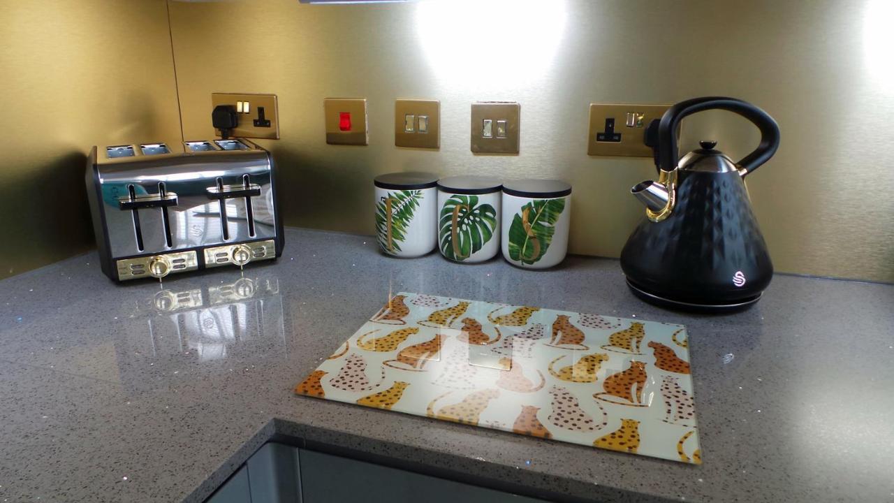 Luxury 1 Bedroom Duplex With Free Parking Plymouth Bagian luar foto