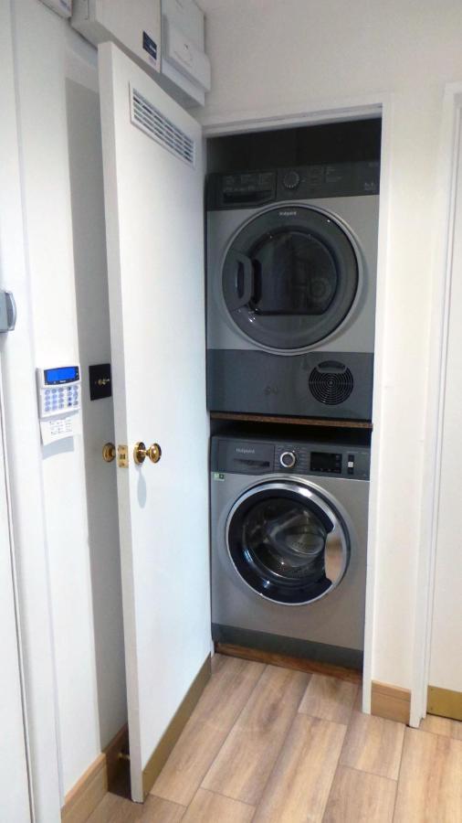 Luxury 1 Bedroom Duplex With Free Parking Plymouth Bagian luar foto